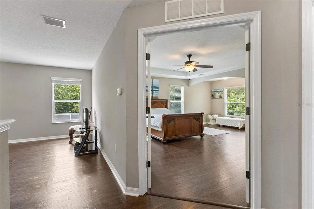 Active With Contract: $550,000 (5 beds, 3 baths, 3204 Square Feet)