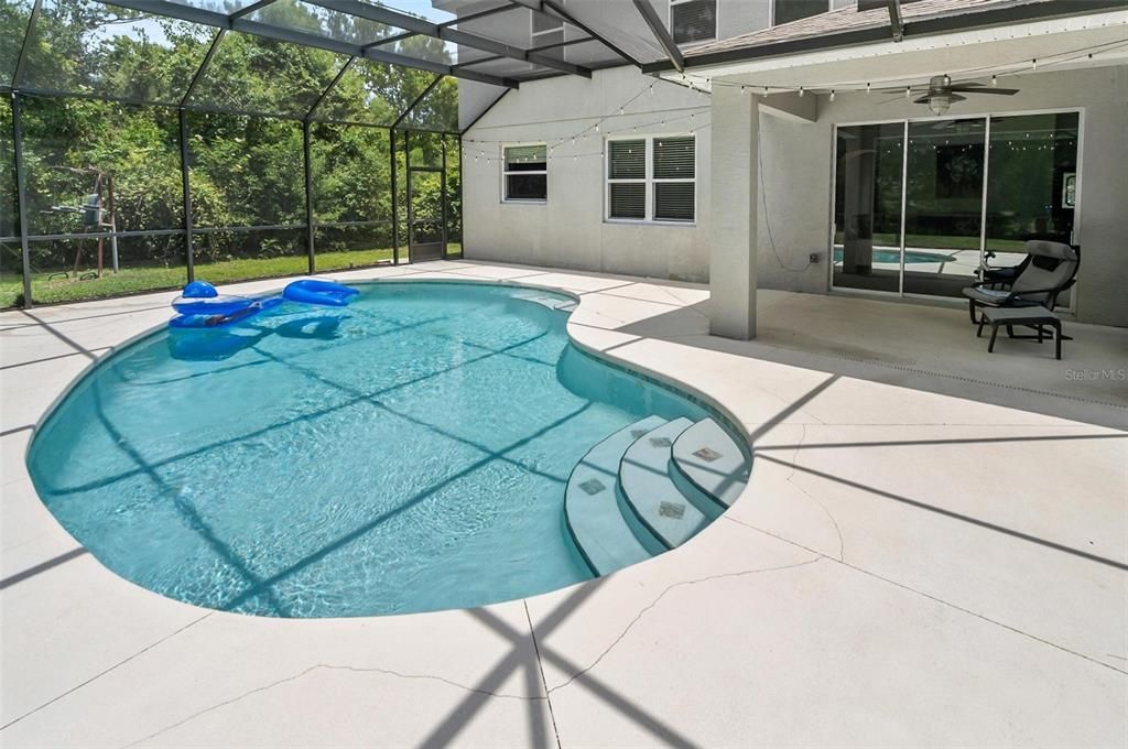 Active With Contract: $550,000 (5 beds, 3 baths, 3204 Square Feet)