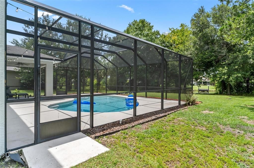 Active With Contract: $550,000 (5 beds, 3 baths, 3204 Square Feet)