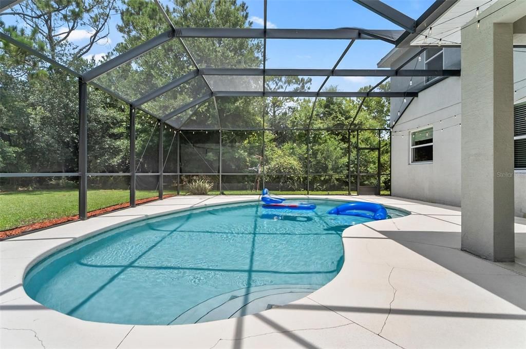 Active With Contract: $550,000 (5 beds, 3 baths, 3204 Square Feet)