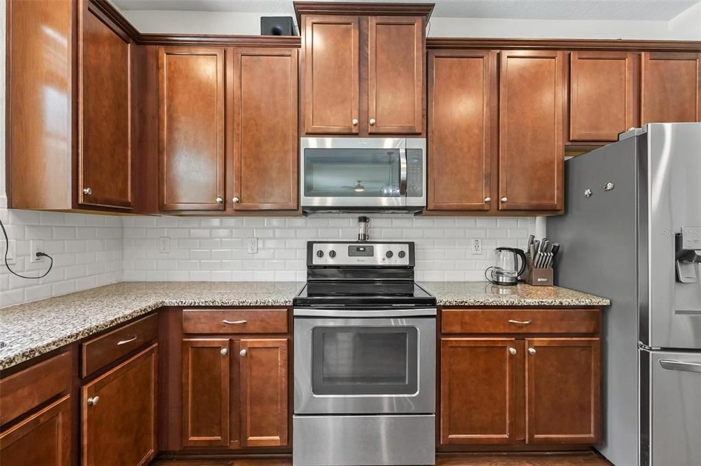 Active With Contract: $550,000 (5 beds, 3 baths, 3204 Square Feet)