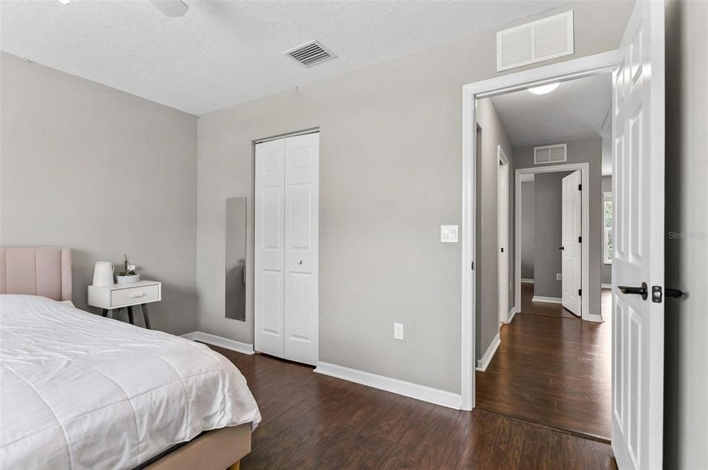 Active With Contract: $550,000 (5 beds, 3 baths, 3204 Square Feet)