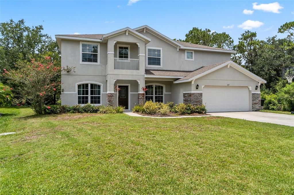 Active With Contract: $550,000 (5 beds, 3 baths, 3204 Square Feet)