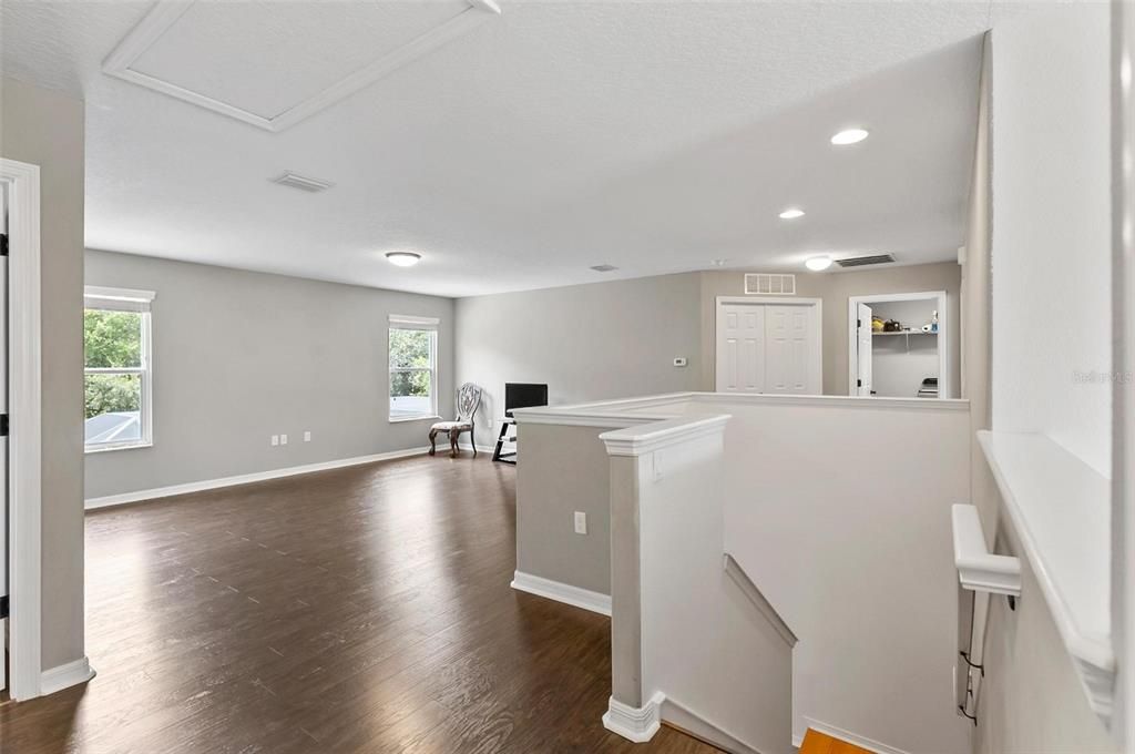 Active With Contract: $550,000 (5 beds, 3 baths, 3204 Square Feet)