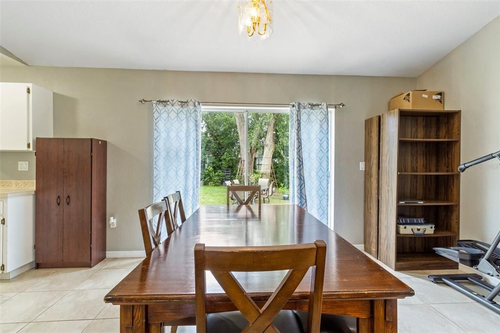 En Venta: $230,000 (3 camas, 2 baños, 1247 Pies cuadrados)