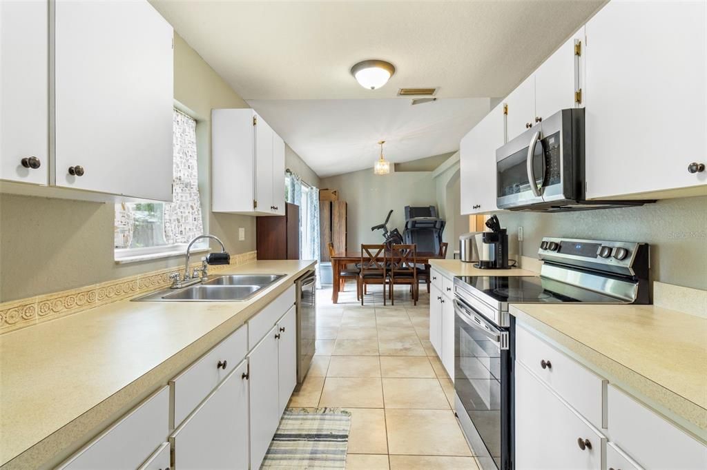 En Venta: $230,000 (3 camas, 2 baños, 1247 Pies cuadrados)