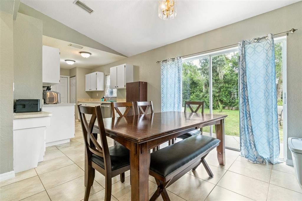 En Venta: $230,000 (3 camas, 2 baños, 1247 Pies cuadrados)