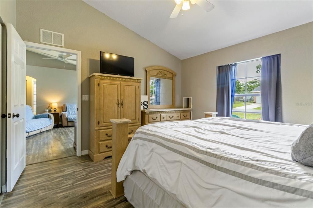 En Venta: $230,000 (3 camas, 2 baños, 1247 Pies cuadrados)