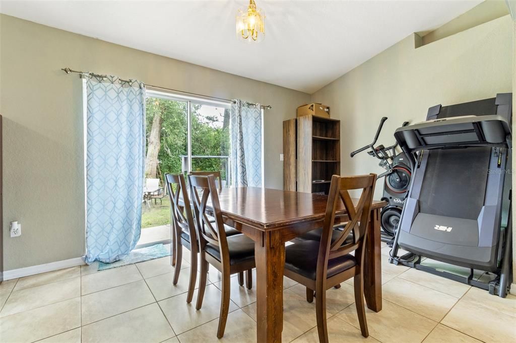 En Venta: $230,000 (3 camas, 2 baños, 1247 Pies cuadrados)