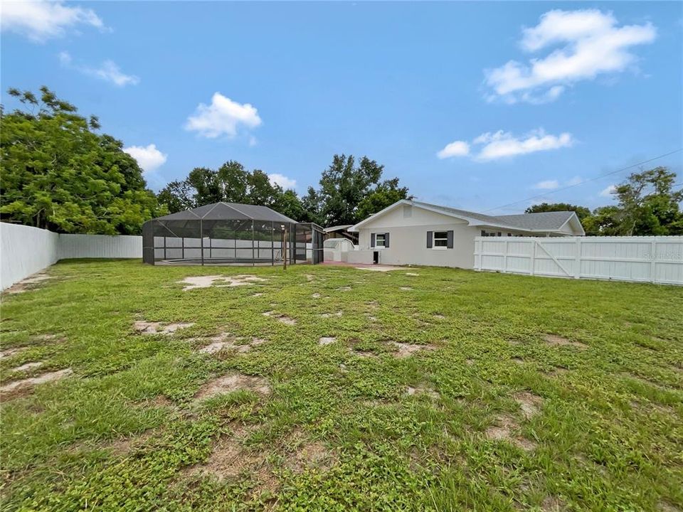 Под контрактом: $295,000 (3 спален, 2 ванн, 1680 Квадратных фут)