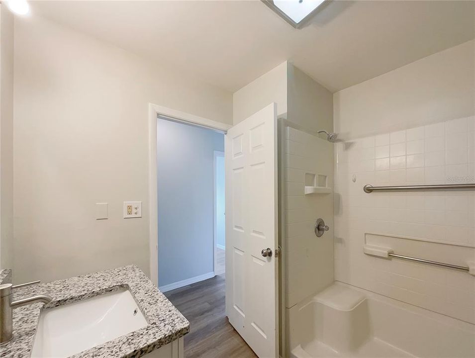 Под контрактом: $295,000 (3 спален, 2 ванн, 1680 Квадратных фут)