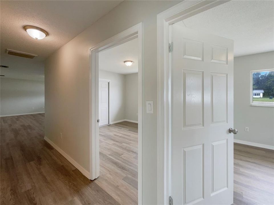 Под контрактом: $295,000 (3 спален, 2 ванн, 1680 Квадратных фут)