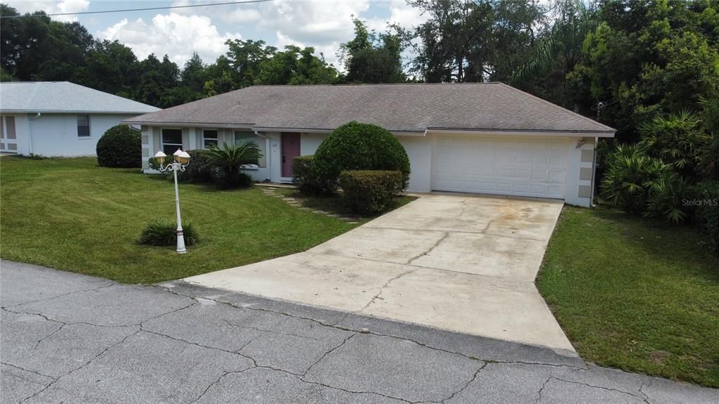 最近售出: $299,900 (3 贝兹, 2 浴室, 1100 平方英尺)