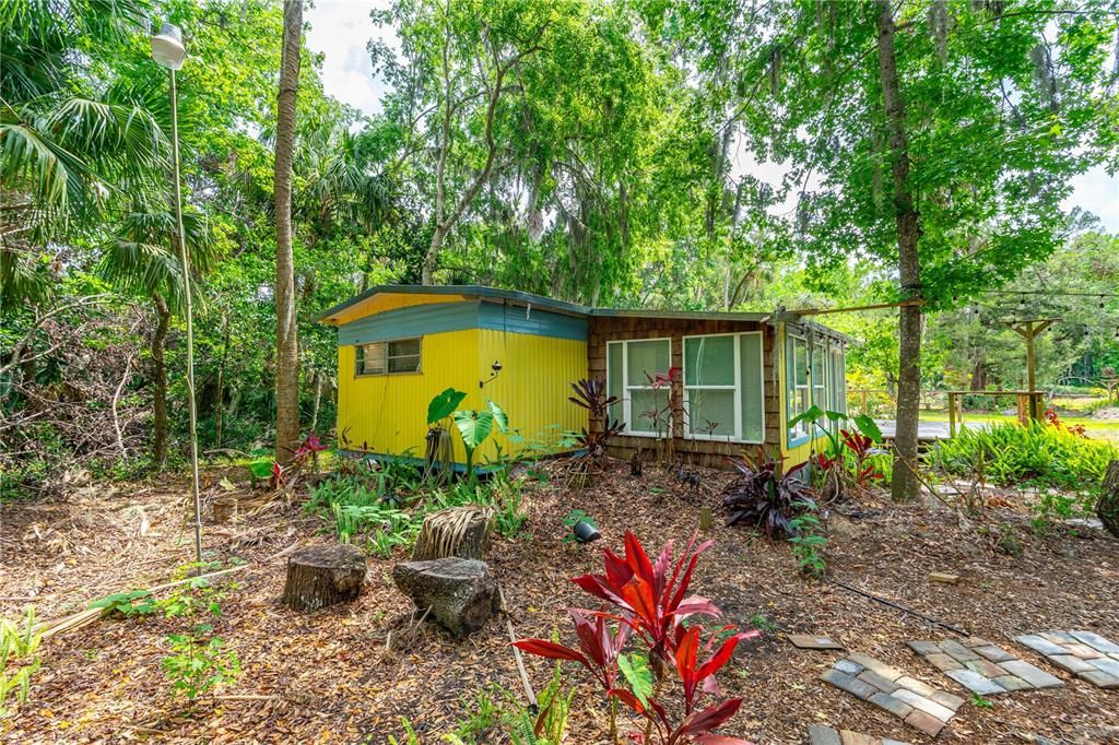 合同活跃: $250,000 (1.45 acres)