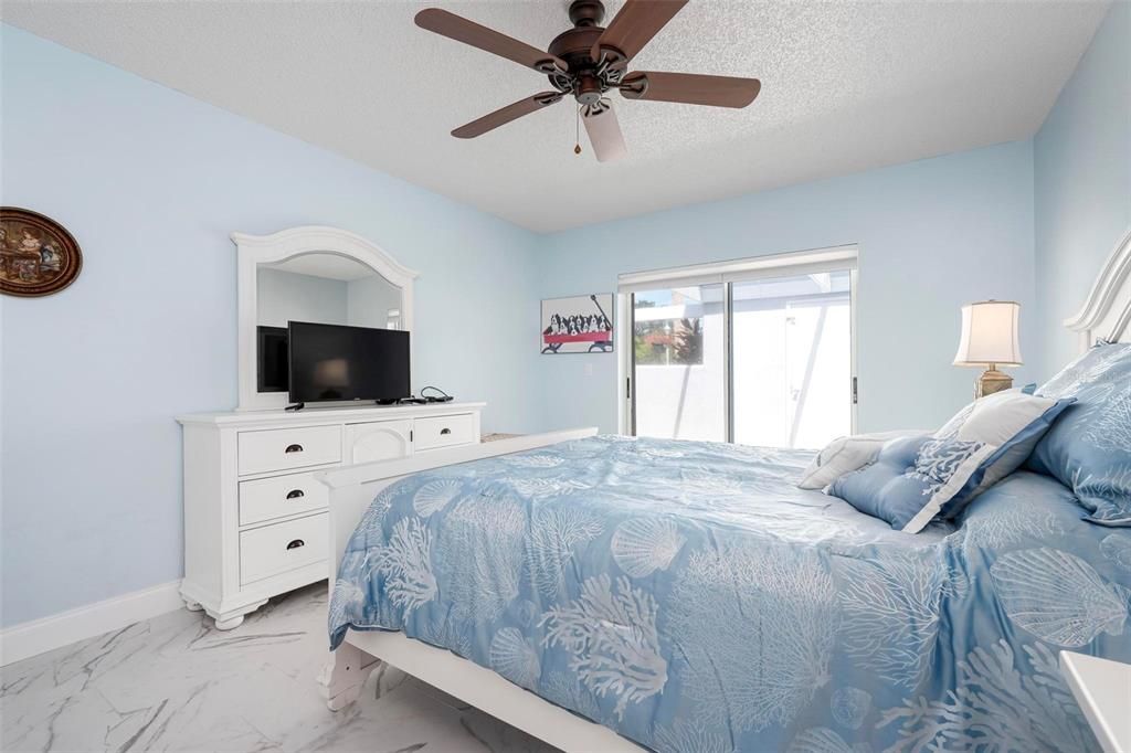 合同活跃: $240,000 (3 贝兹, 2 浴室, 1487 平方英尺)