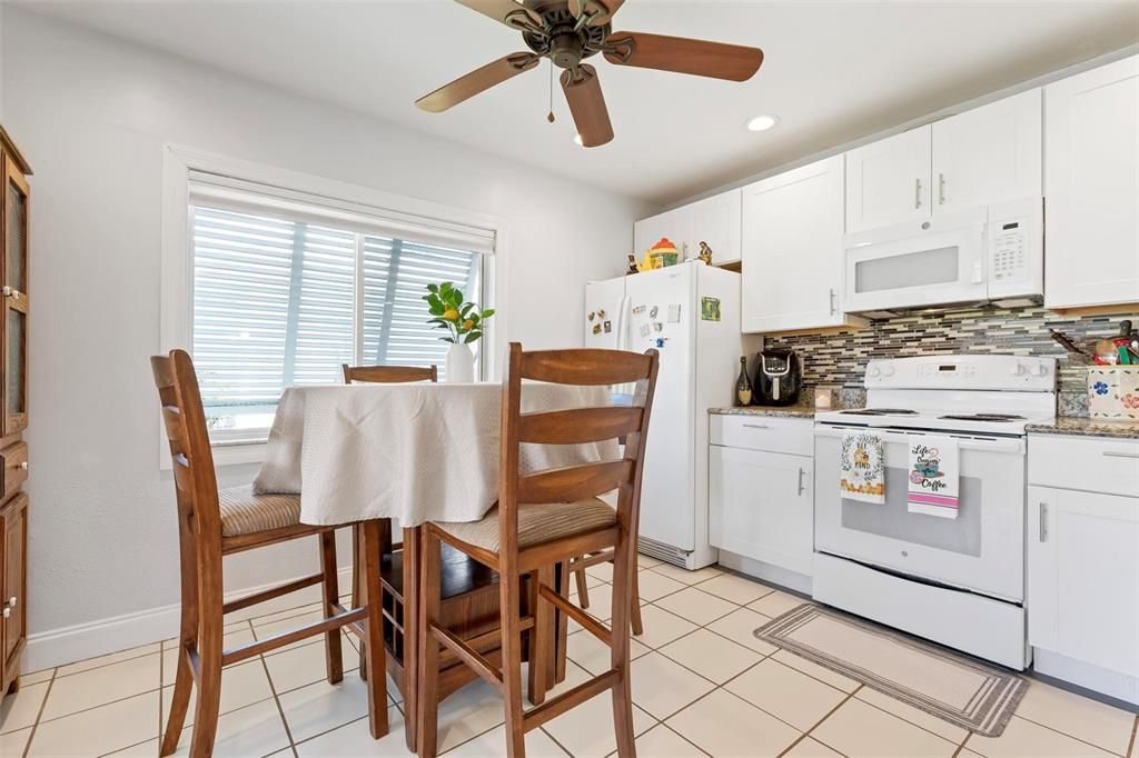 合同活跃: $240,000 (3 贝兹, 2 浴室, 1487 平方英尺)