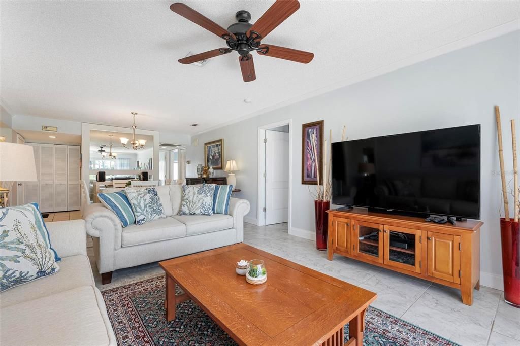 合同活跃: $240,000 (3 贝兹, 2 浴室, 1487 平方英尺)