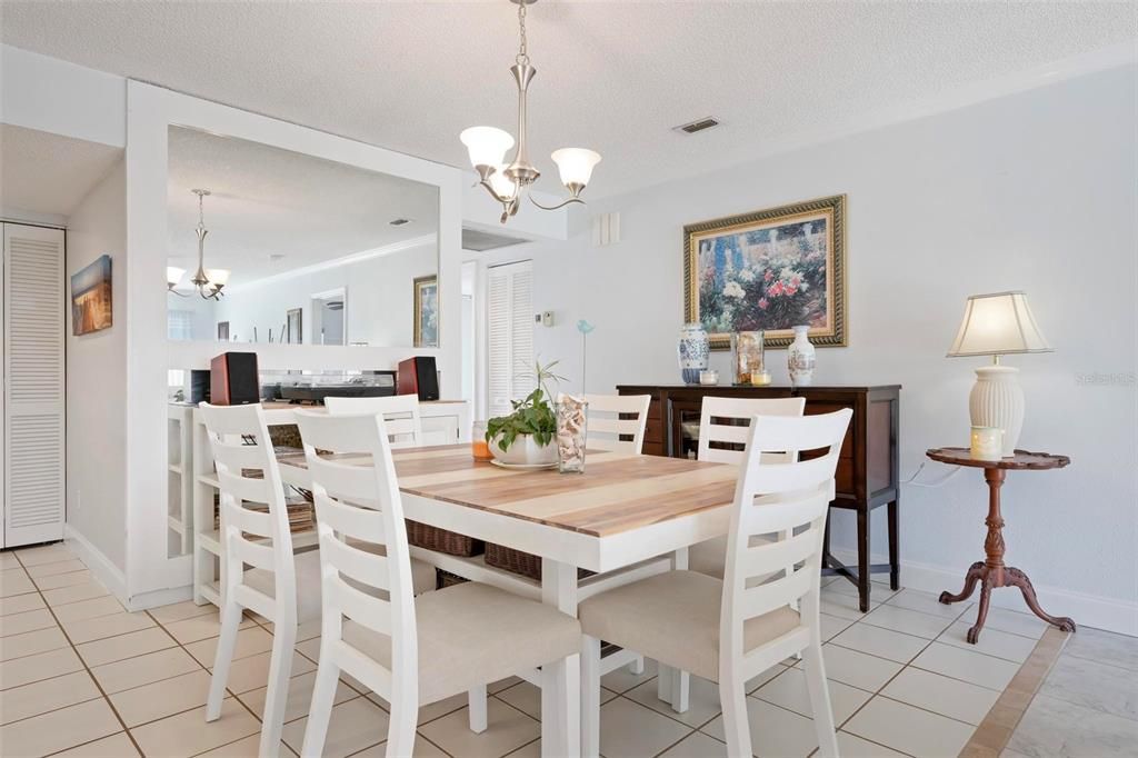 合同活跃: $240,000 (3 贝兹, 2 浴室, 1487 平方英尺)