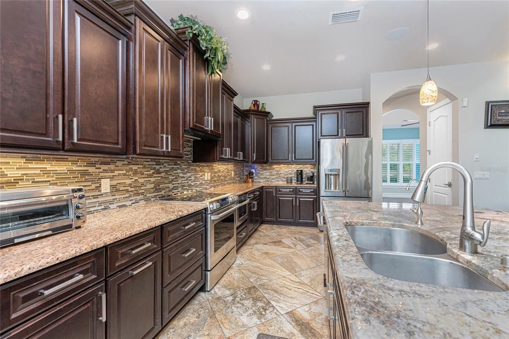 En Venta: $1,199,999 (3 camas, 2 baños, 3142 Pies cuadrados)