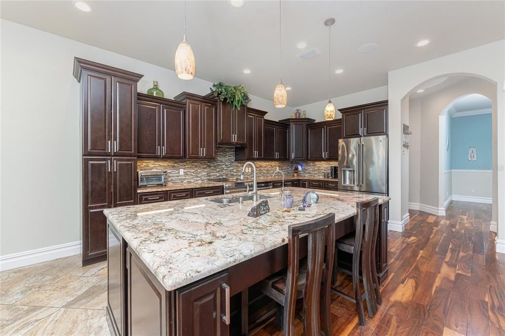 En Venta: $1,199,999 (3 camas, 2 baños, 3142 Pies cuadrados)