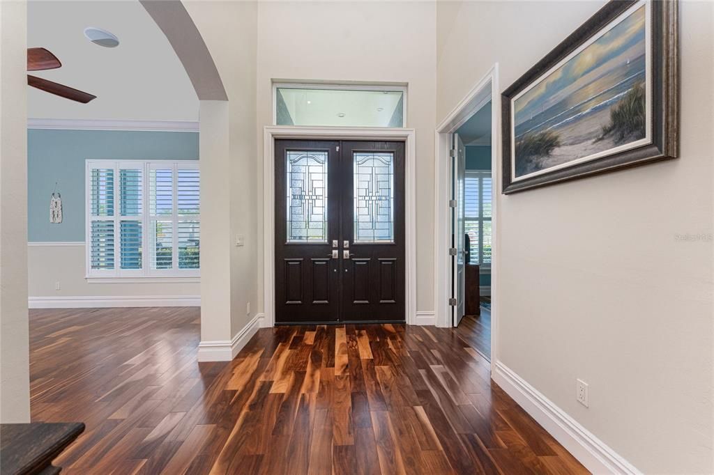 En Venta: $1,199,999 (3 camas, 2 baños, 3142 Pies cuadrados)