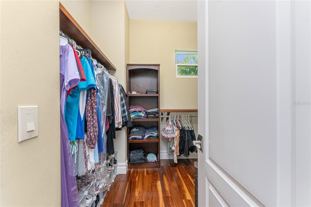 En Venta: $1,199,999 (3 camas, 2 baños, 3142 Pies cuadrados)