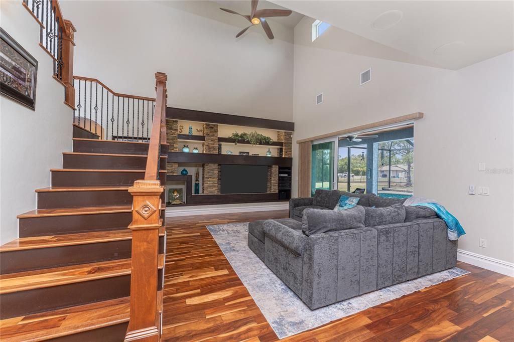 En Venta: $1,199,999 (3 camas, 2 baños, 3142 Pies cuadrados)