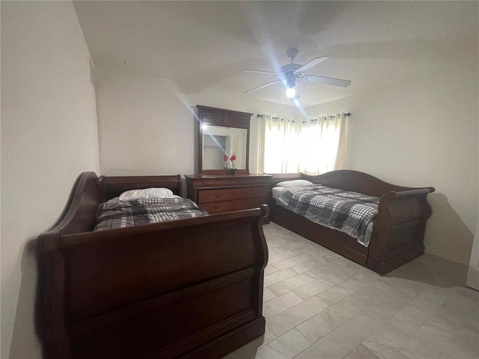 出租: $2,395 (3 贝兹, 2 浴室, 2250 平方英尺)