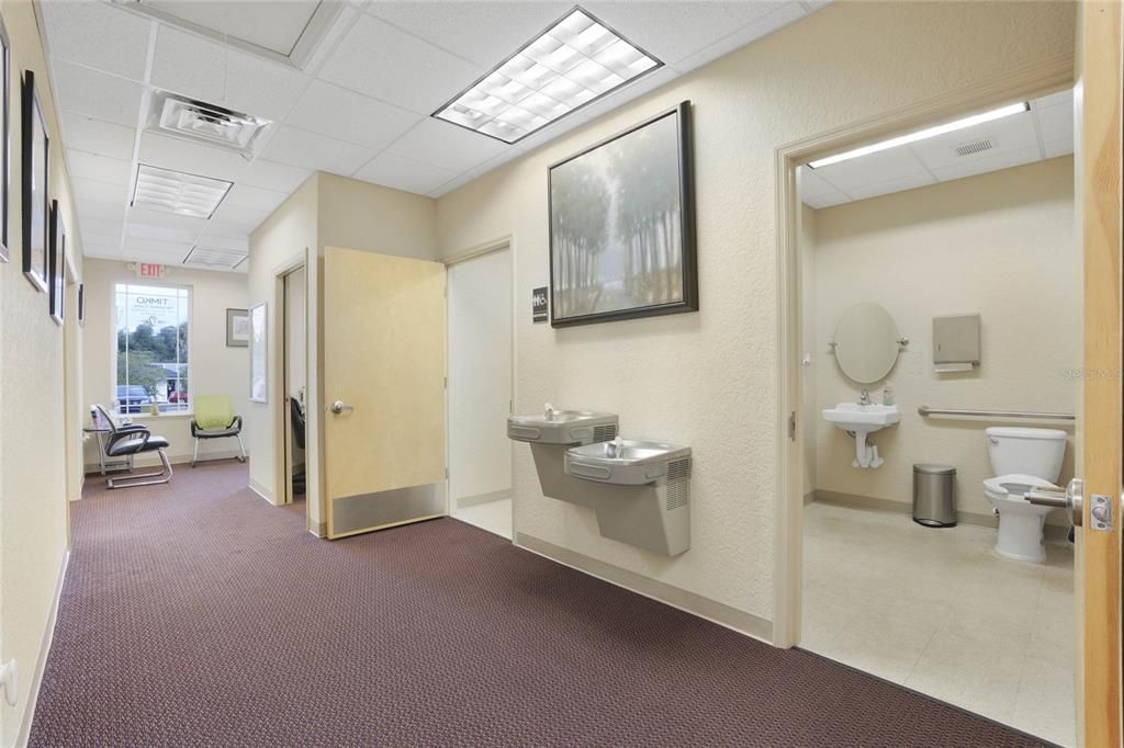 На продажу: $399,500 (0 спален, 0 ванн, 1750 Квадратных фут)