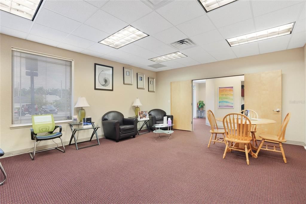 На продажу: $399,500 (0 спален, 0 ванн, 1750 Квадратных фут)