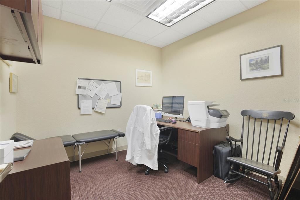 На продажу: $399,500 (0 спален, 0 ванн, 1750 Квадратных фут)