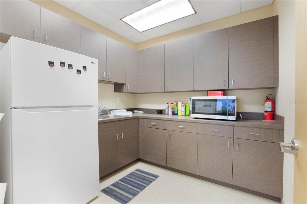 На продажу: $399,500 (0 спален, 0 ванн, 1750 Квадратных фут)