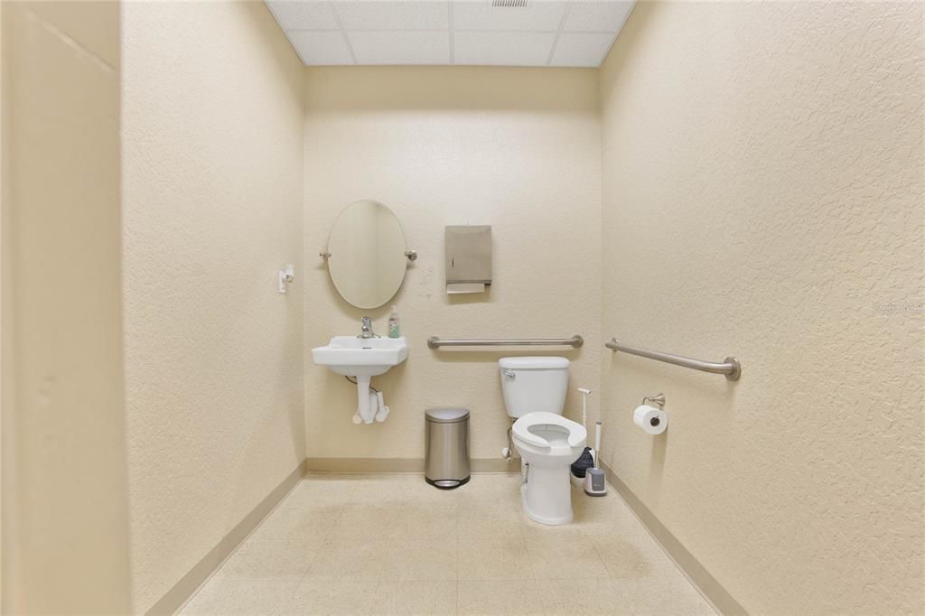 На продажу: $399,500 (0 спален, 0 ванн, 1750 Квадратных фут)