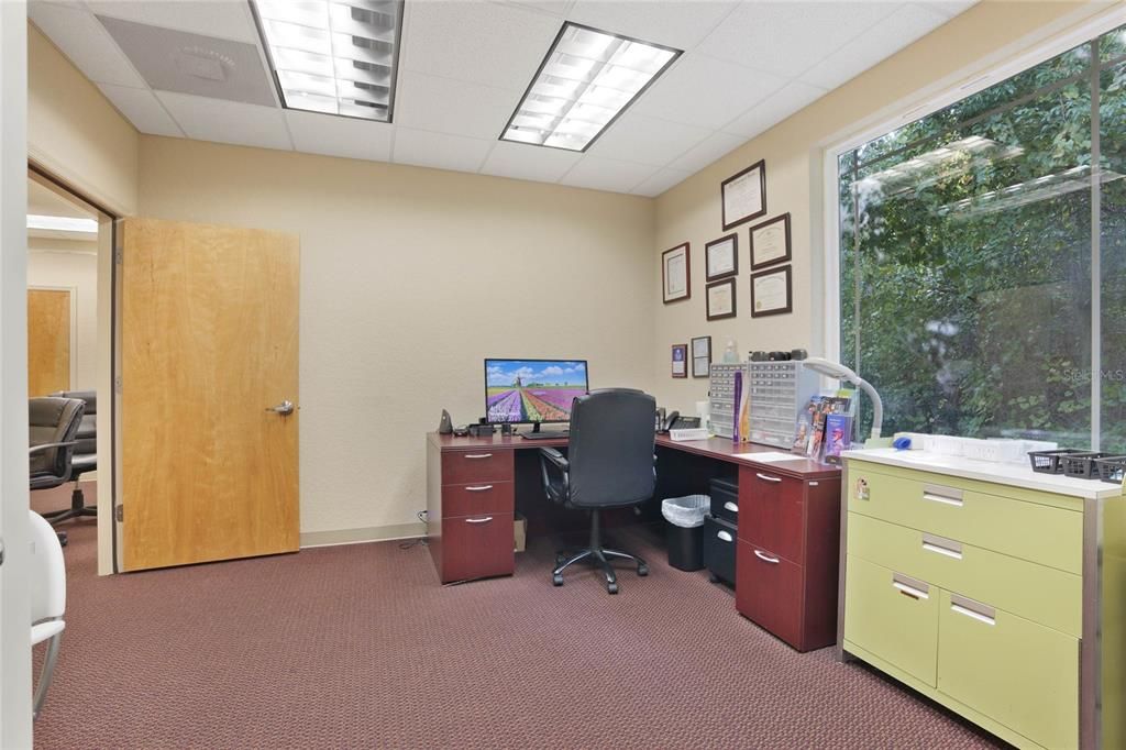 На продажу: $399,500 (0 спален, 0 ванн, 1750 Квадратных фут)