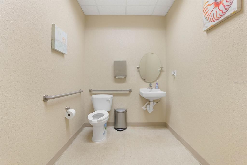 На продажу: $399,500 (0 спален, 0 ванн, 1750 Квадратных фут)