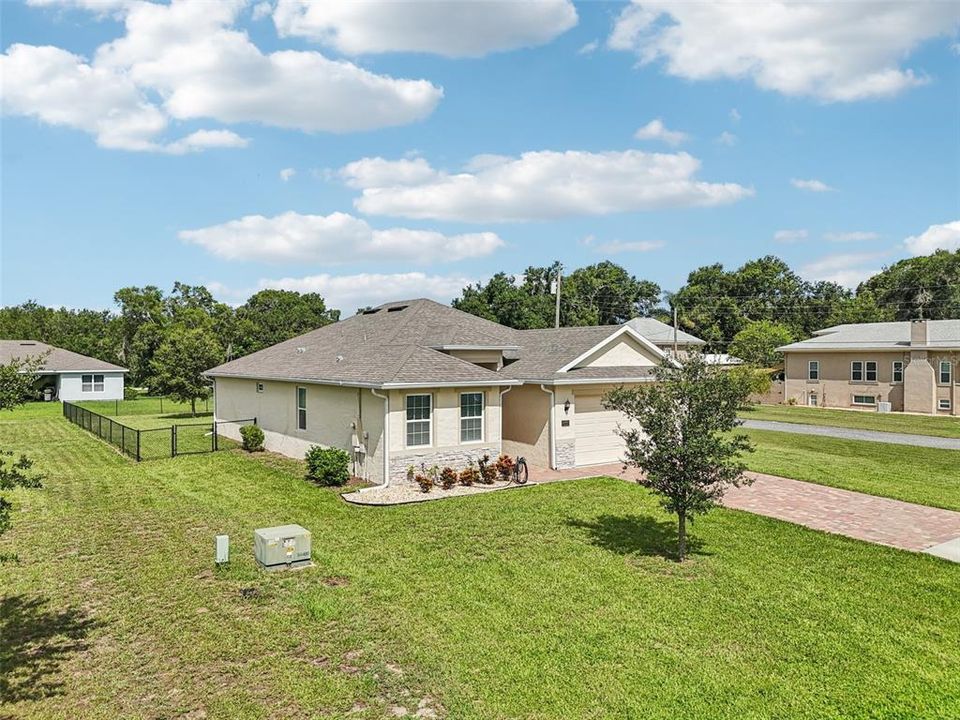 For Sale: $390,000 (3 beds, 2 baths, 1651 Square Feet)