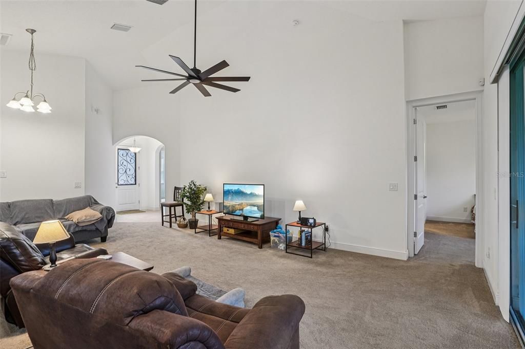 For Sale: $390,000 (3 beds, 2 baths, 1651 Square Feet)