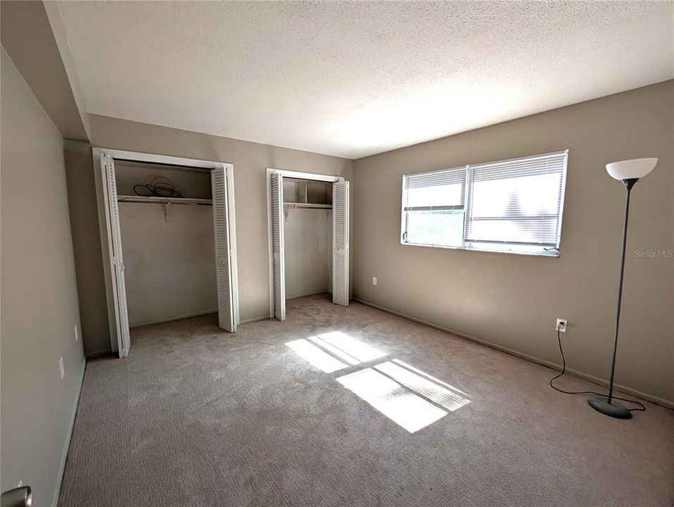 Active With Contract: $1,395 (2 beds, 2 baths, 976 Square Feet)