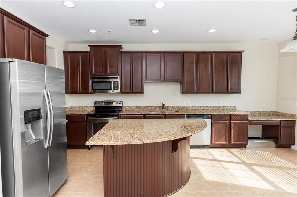 待售: $650,000 (3 贝兹, 3 浴室, 2064 平方英尺)