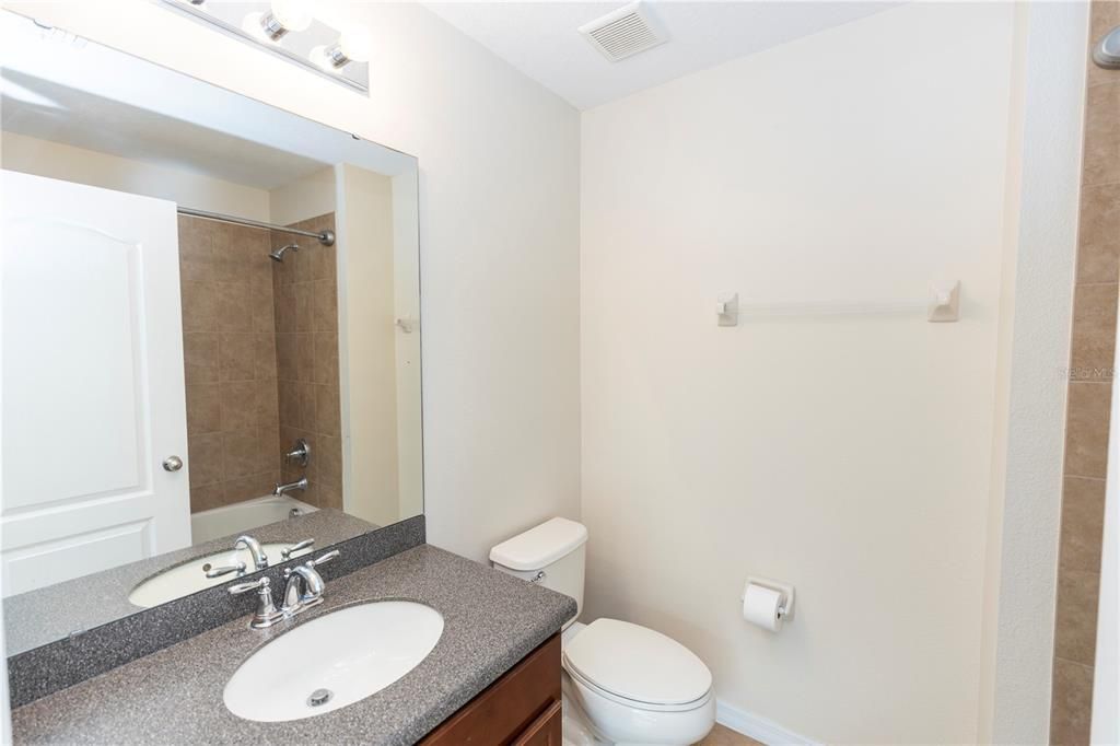 待售: $650,000 (3 贝兹, 3 浴室, 2064 平方英尺)