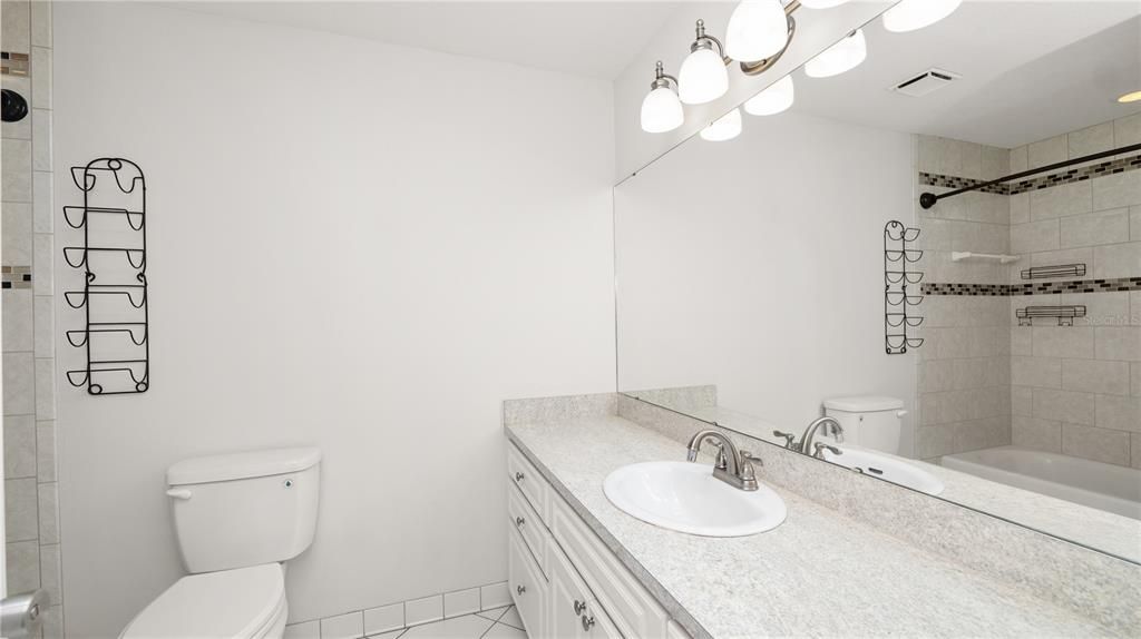 Active With Contract: $475,000 (3 beds, 2 baths, 1654 Square Feet)