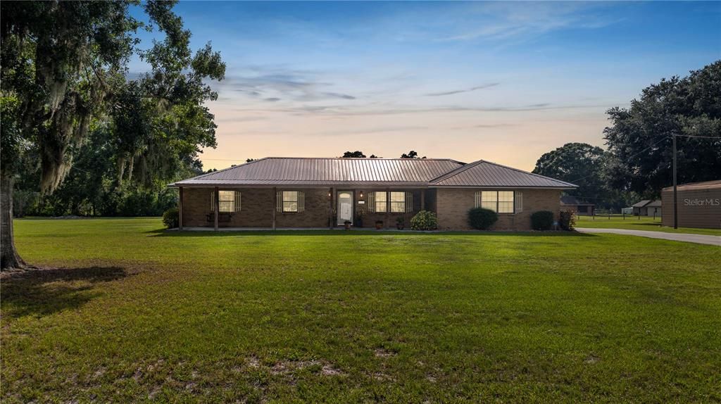 Active With Contract: $475,000 (3 beds, 2 baths, 1654 Square Feet)