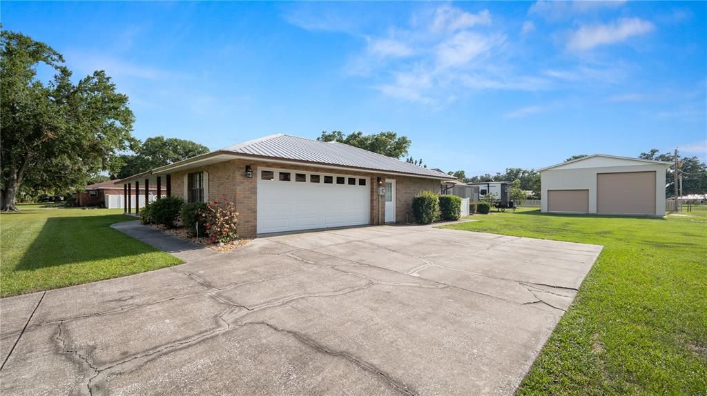 Active With Contract: $475,000 (3 beds, 2 baths, 1654 Square Feet)