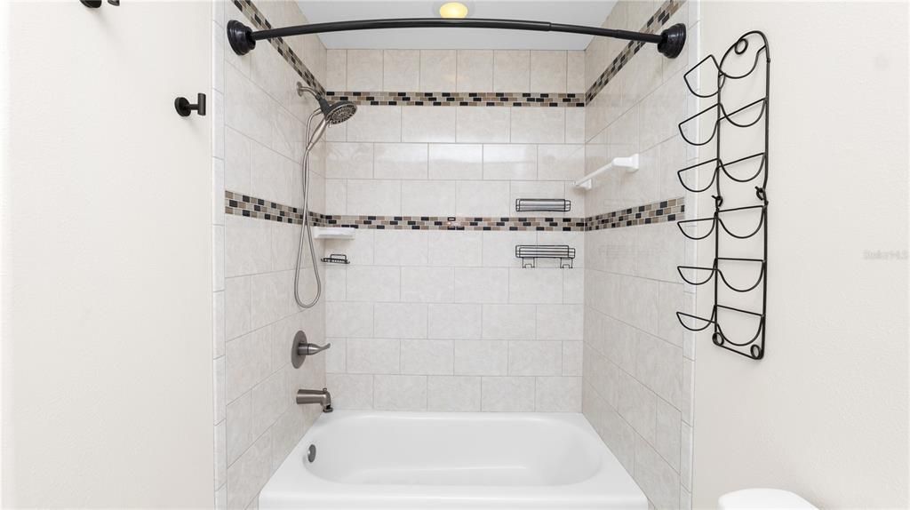 Active With Contract: $475,000 (3 beds, 2 baths, 1654 Square Feet)