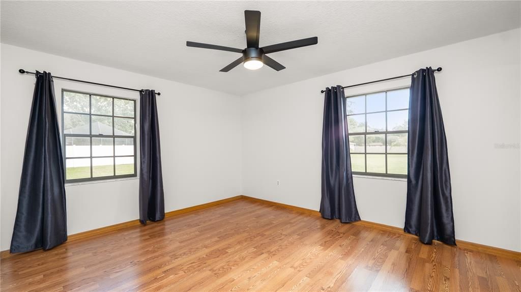 Active With Contract: $475,000 (3 beds, 2 baths, 1654 Square Feet)