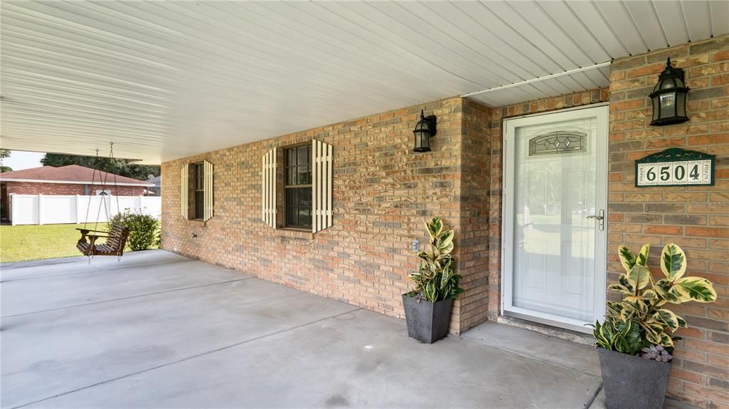 Active With Contract: $475,000 (3 beds, 2 baths, 1654 Square Feet)