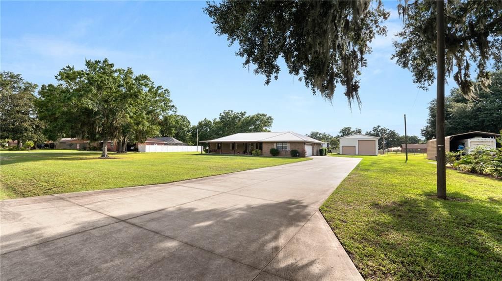 Active With Contract: $475,000 (3 beds, 2 baths, 1654 Square Feet)