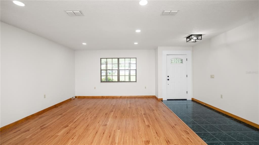 Active With Contract: $475,000 (3 beds, 2 baths, 1654 Square Feet)