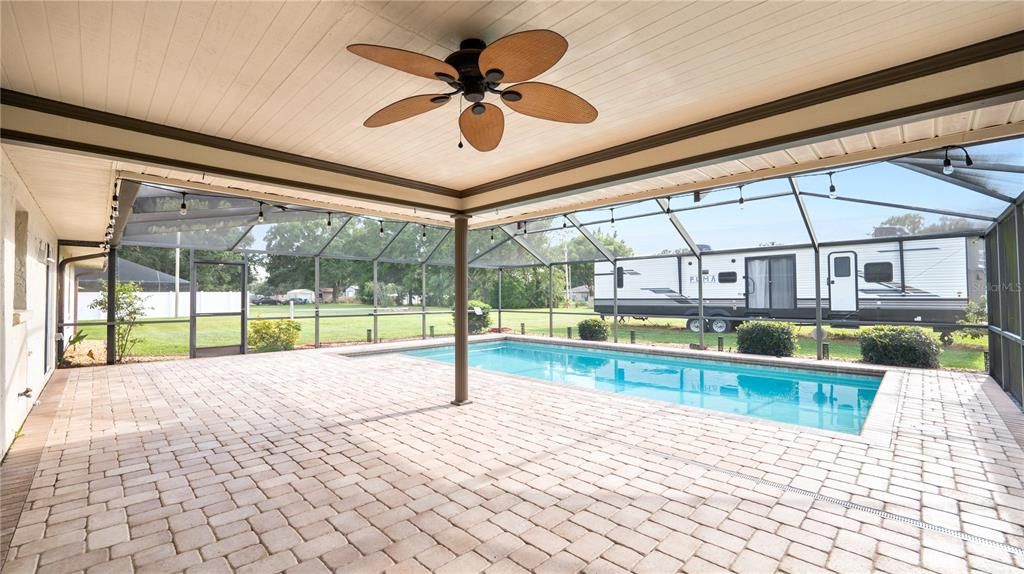 Active With Contract: $475,000 (3 beds, 2 baths, 1654 Square Feet)