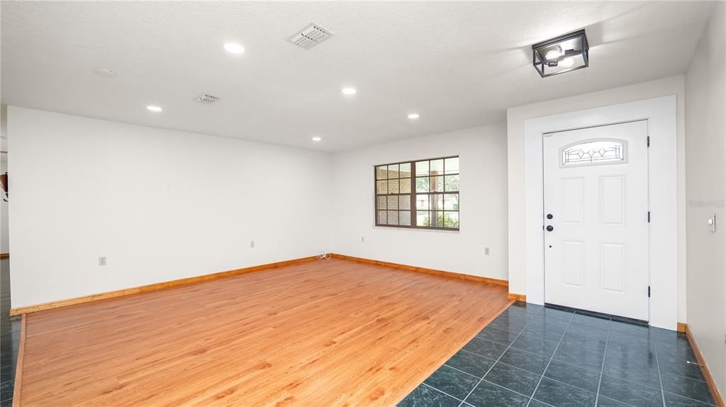 Active With Contract: $475,000 (3 beds, 2 baths, 1654 Square Feet)